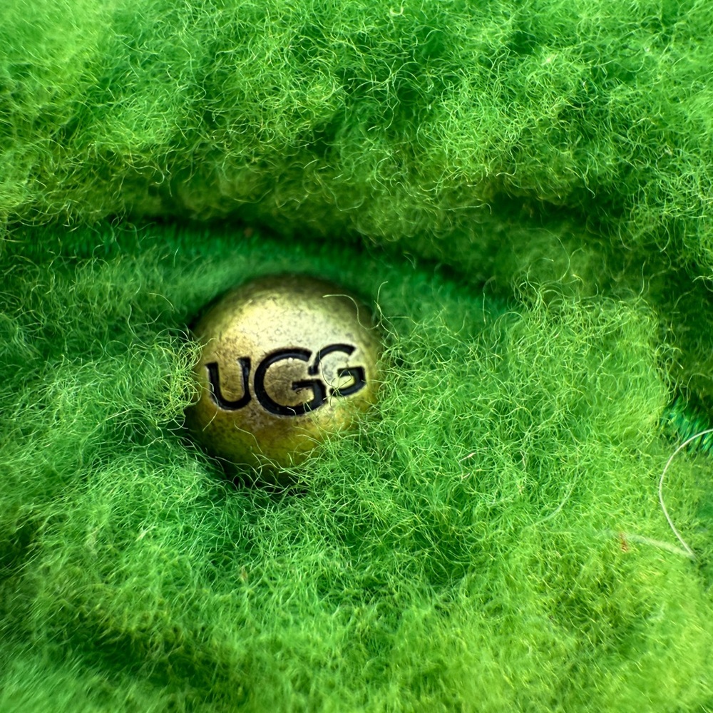 UGG Women size 38 Green Fuzzy Slippers. Rare. Imported. Unworn - Picture 11 of 13